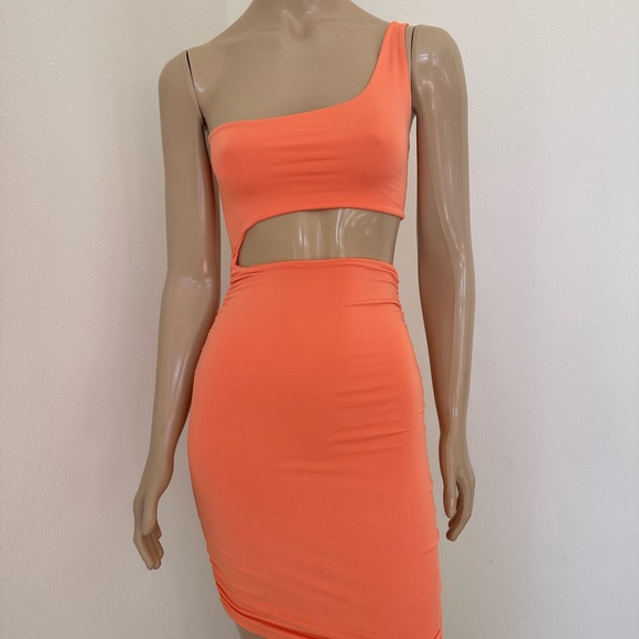 Beautiful peach orange dress used - Picture 3 of 6